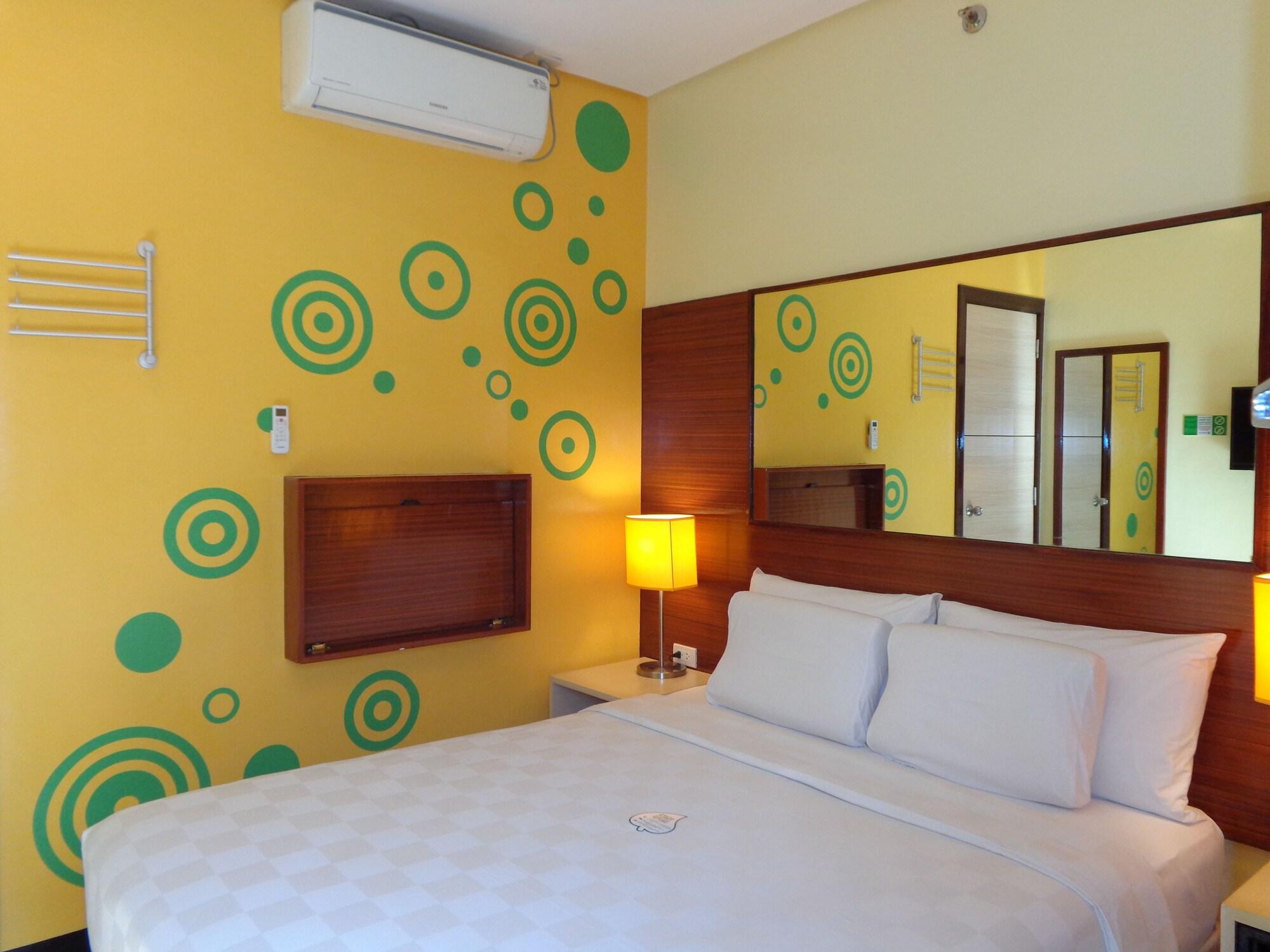 Go Hotels טקלובן מראה חיצוני תמונה