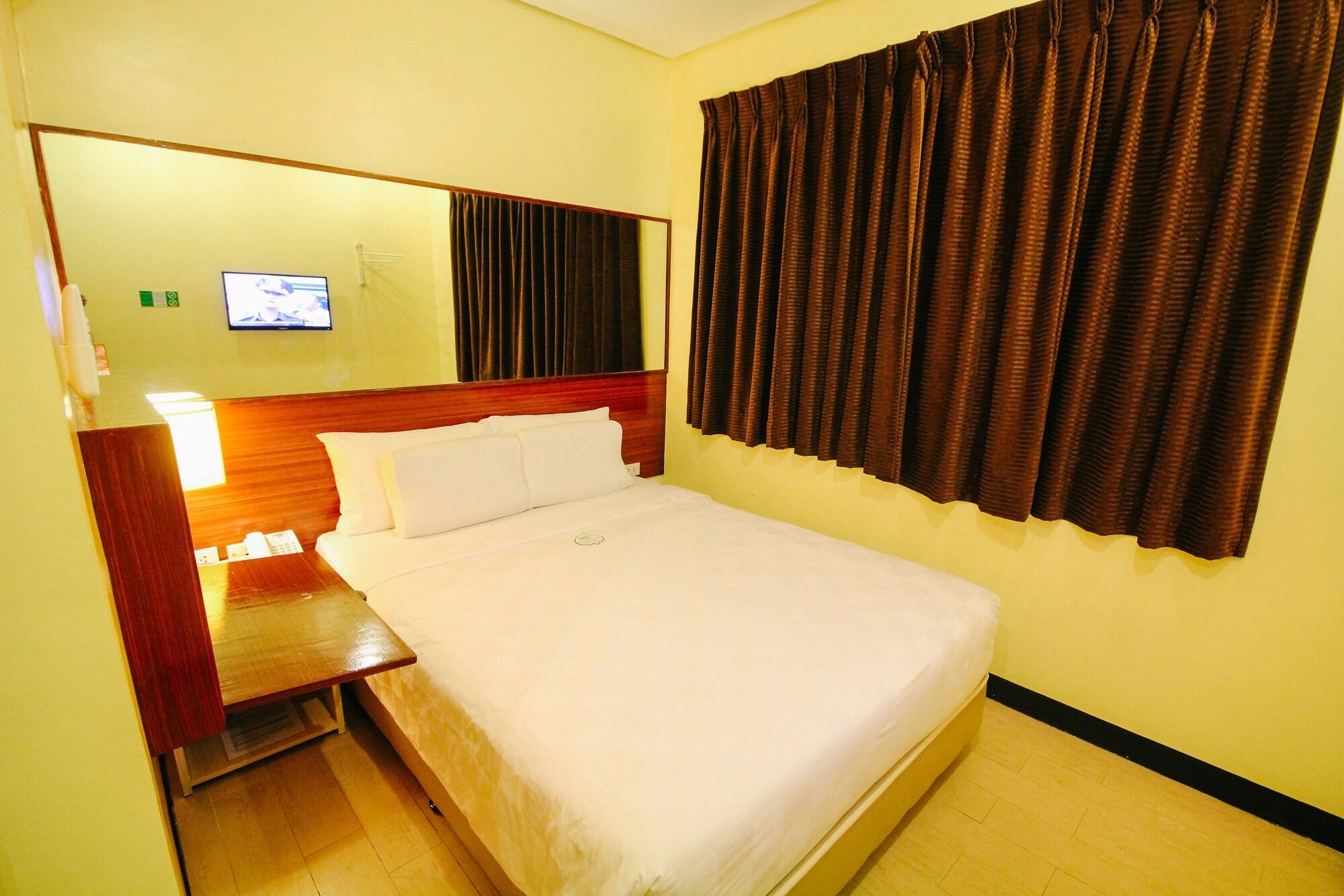 Go Hotels טקלובן מראה חיצוני תמונה