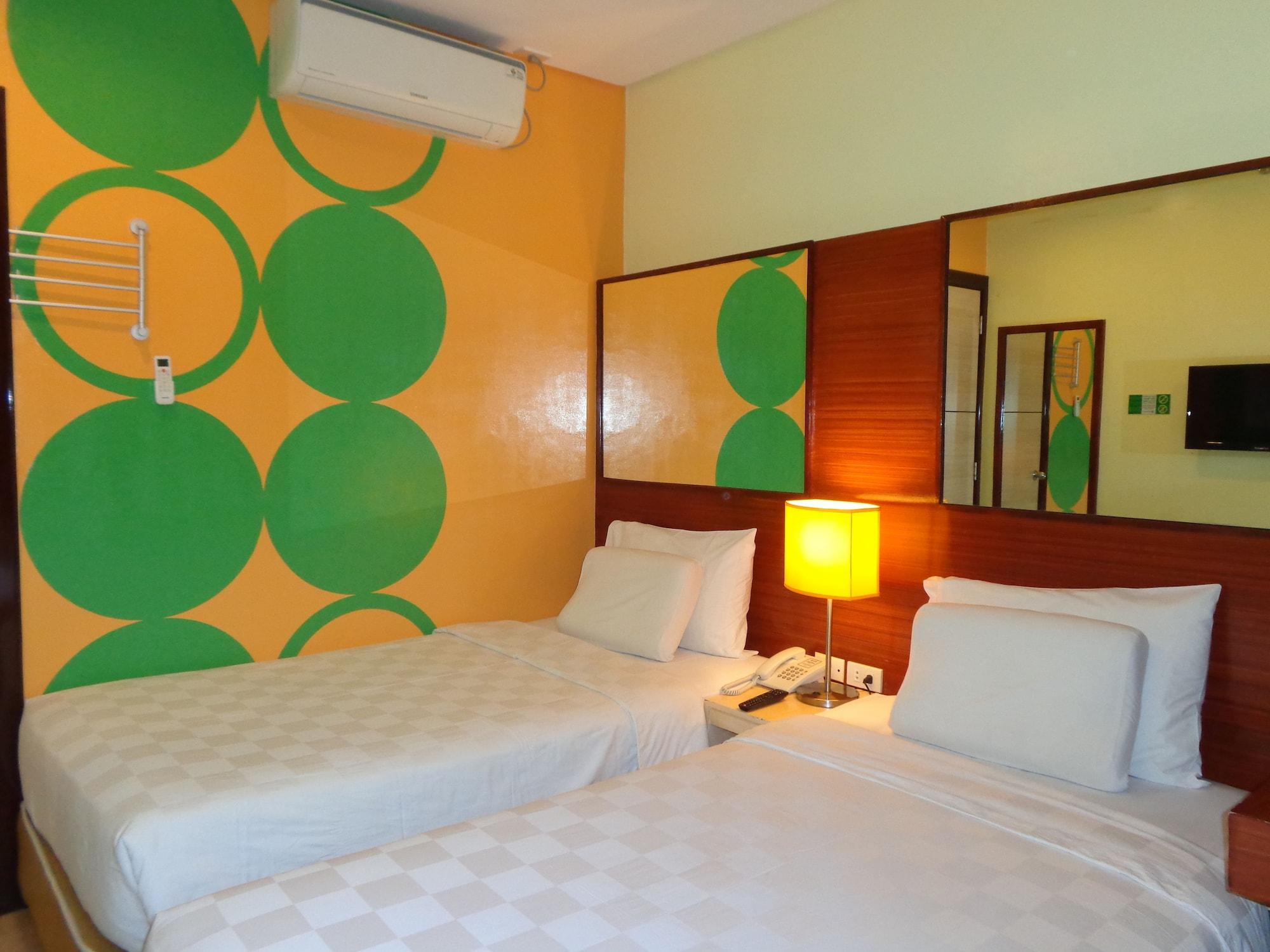 Go Hotels טקלובן מראה חיצוני תמונה