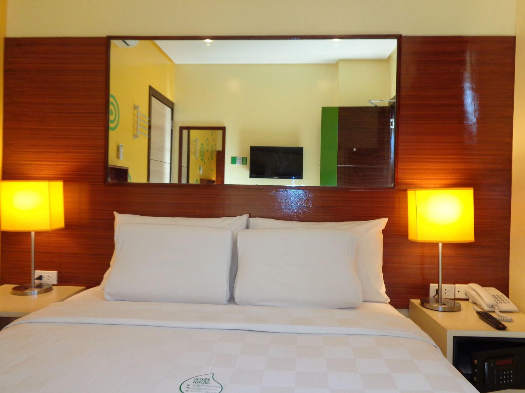 Go Hotels טקלובן מראה חיצוני תמונה