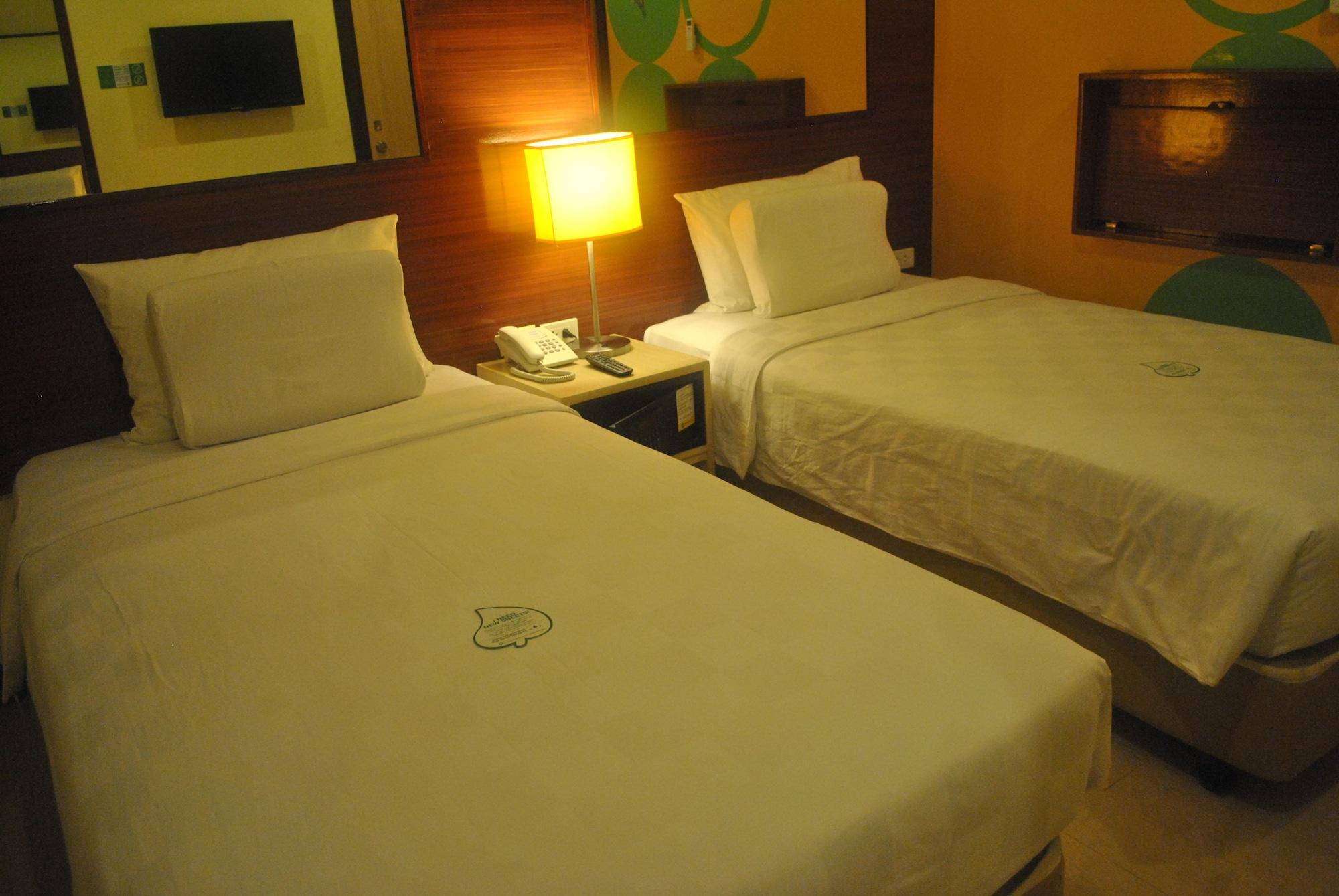 Go Hotels טקלובן מראה חיצוני תמונה