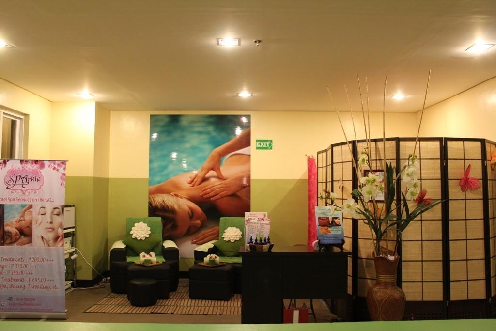 Go Hotels טקלובן מראה חיצוני תמונה