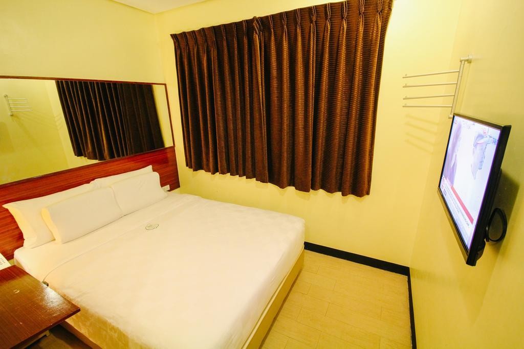 Go Hotels טקלובן מראה חיצוני תמונה