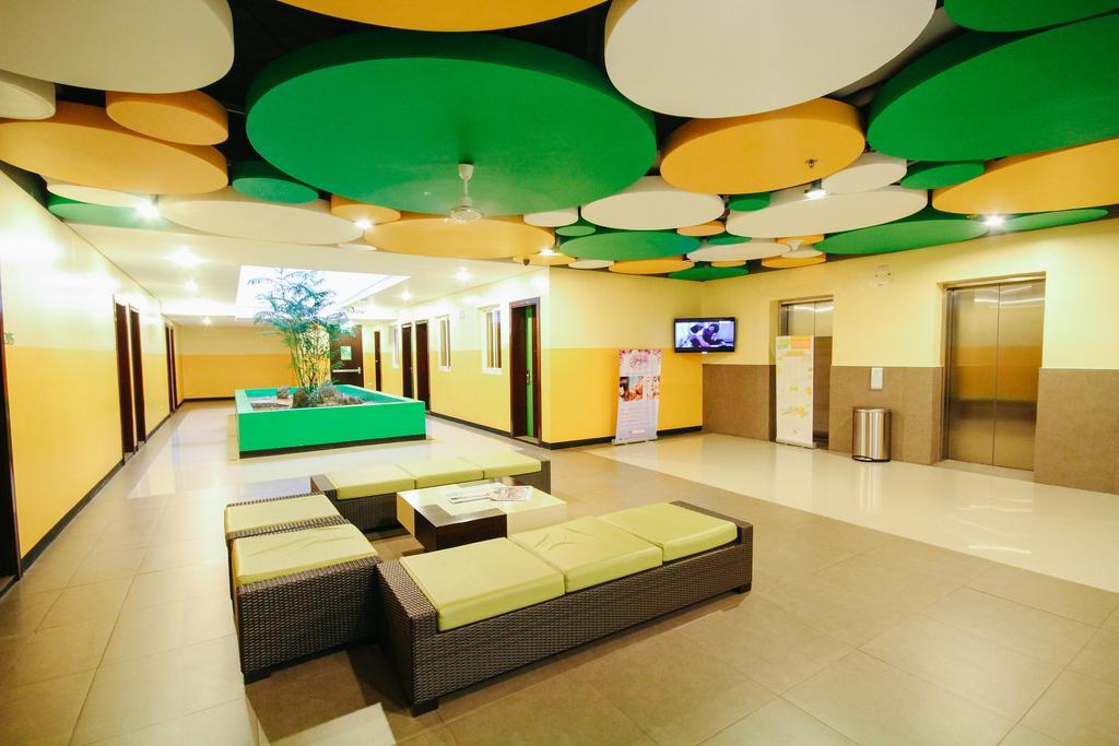 Go Hotels טקלובן מראה חיצוני תמונה